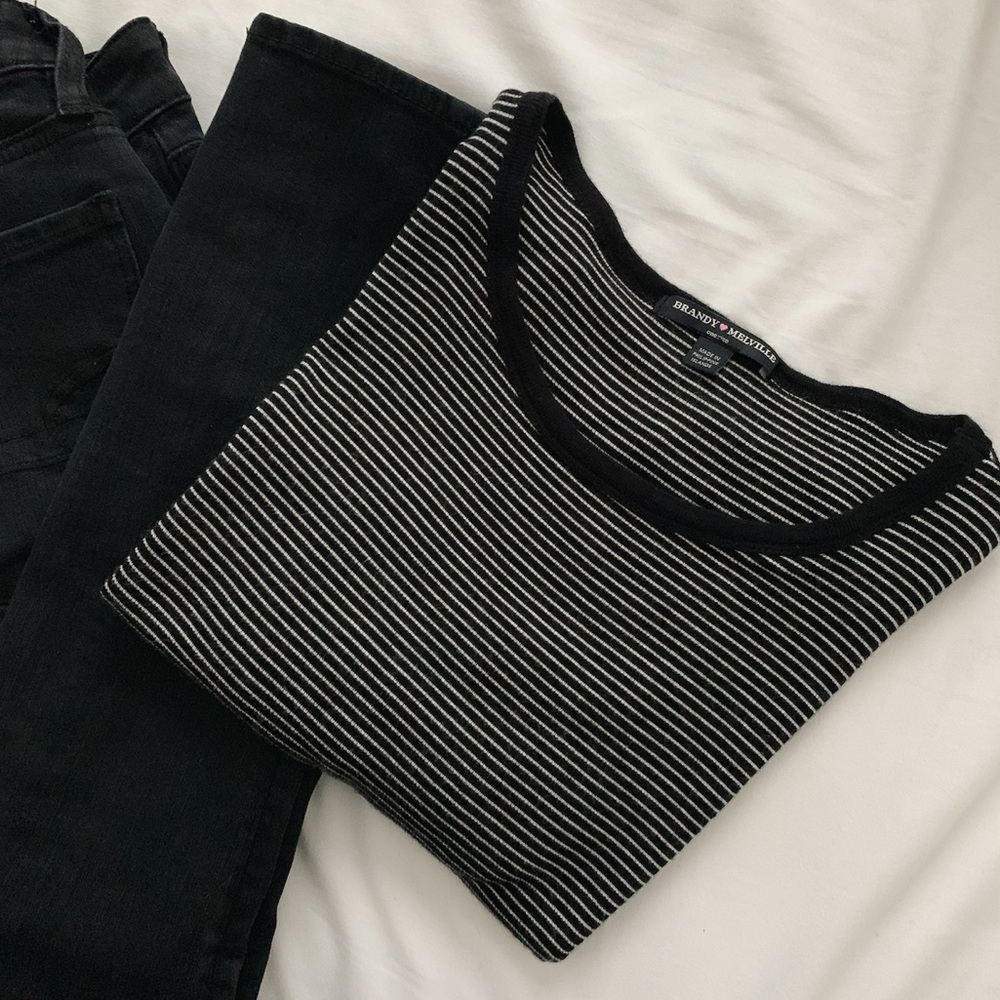 ❤️SOLD❤️Brandy Melville Black & White Striped Top